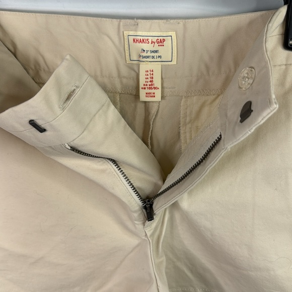 GAP 3 Inch Shorts NWOT - Picture 3 of 4